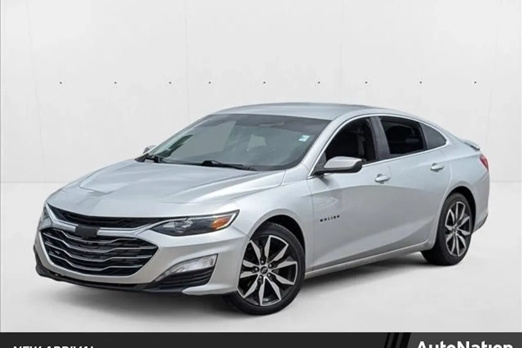 2022 Chevrolet Malibu RS photo 1