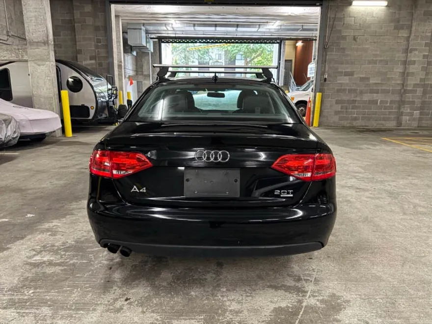 2011 Audi A4 2.0T Quattro Premium photo 1