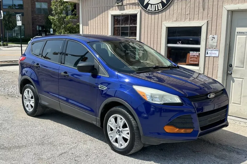 2013 Ford Escape S photo 1