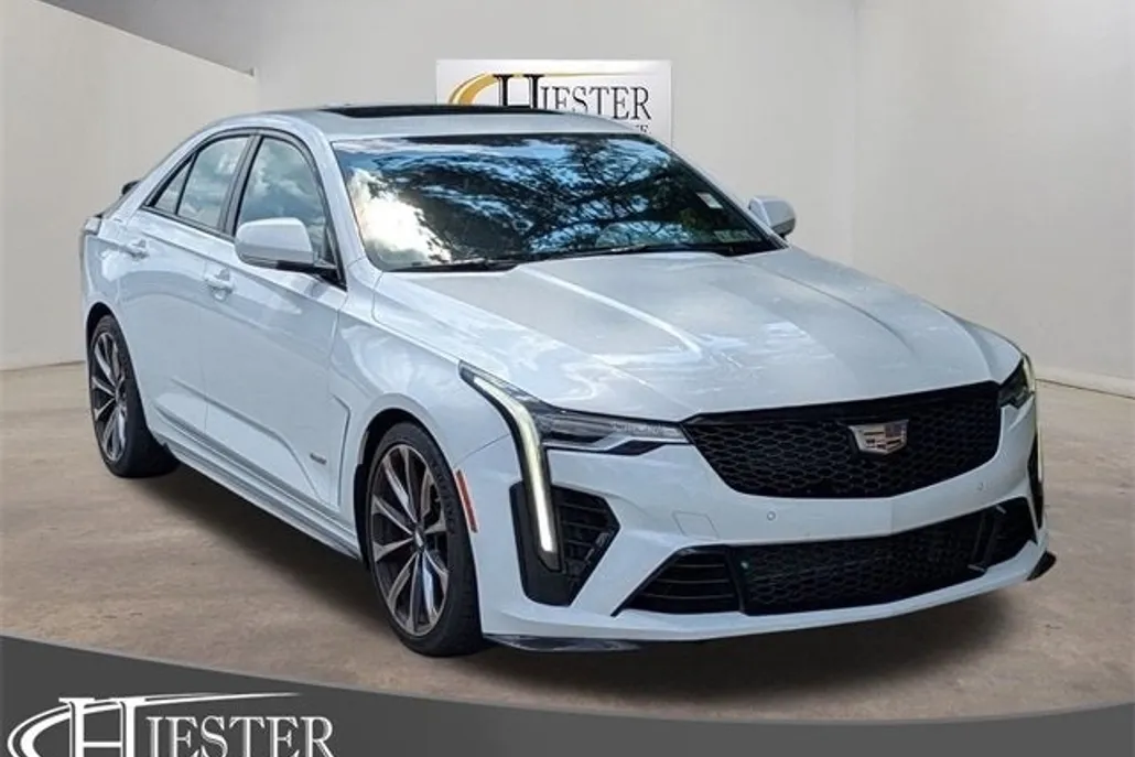 2022 Cadillac CT4 photo 1