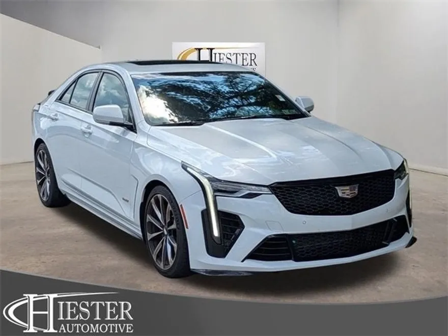 2022 Cadillac CT4 photo 1