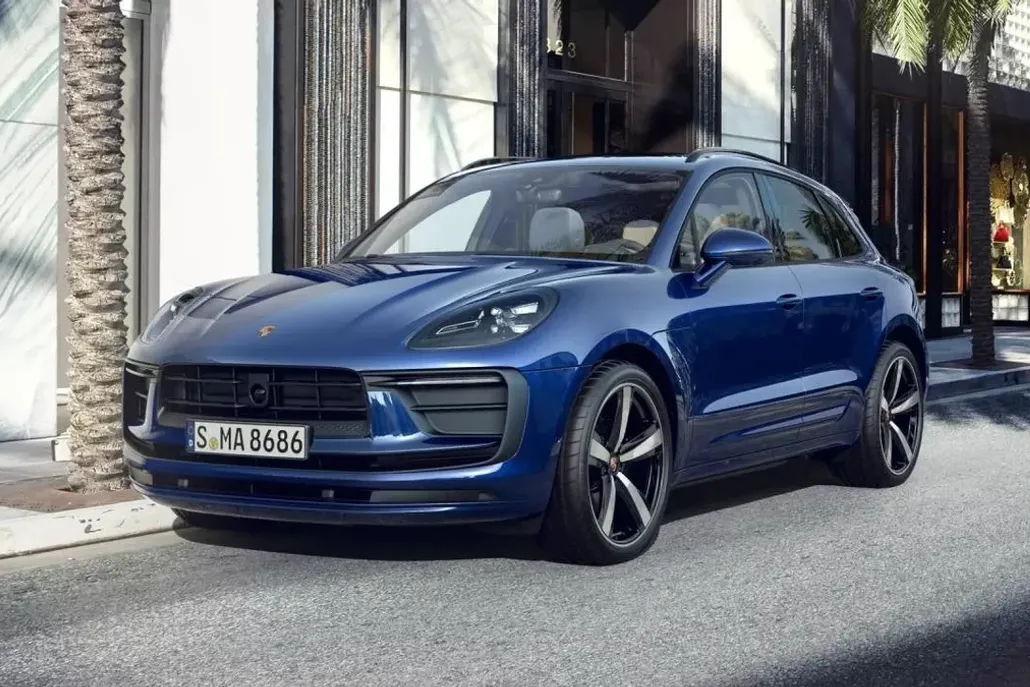 2025 Porsche Macan T photo 1