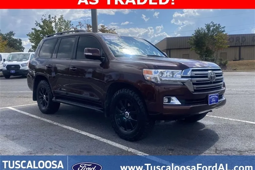 2016 Toyota Land Cruiser Base photo 1