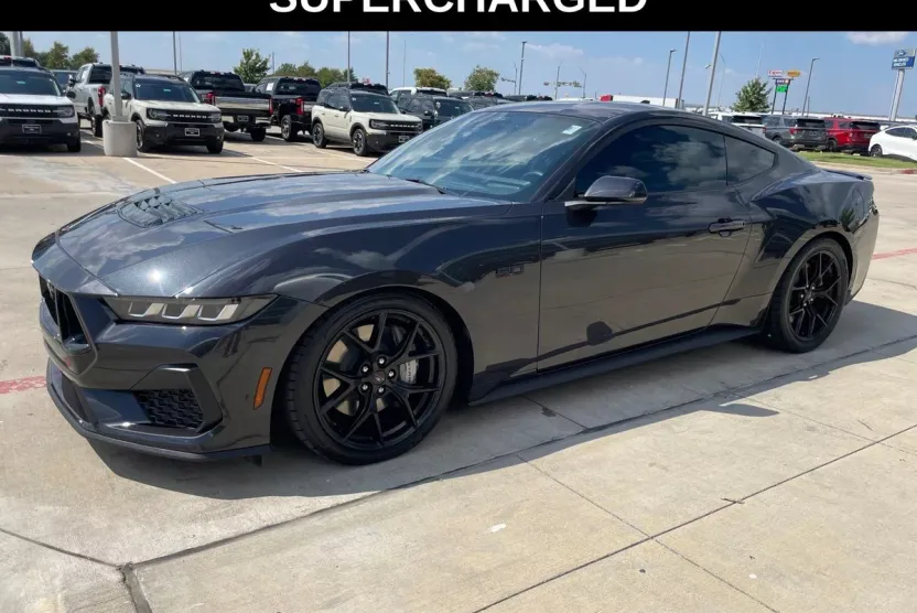 2024 Ford Mustang GT Premium photo 1