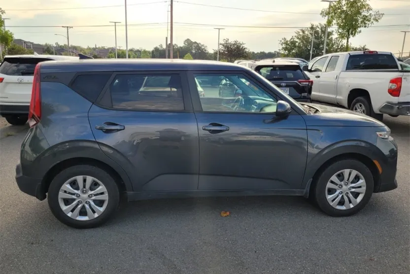 2021 Kia Soul LX photo 1