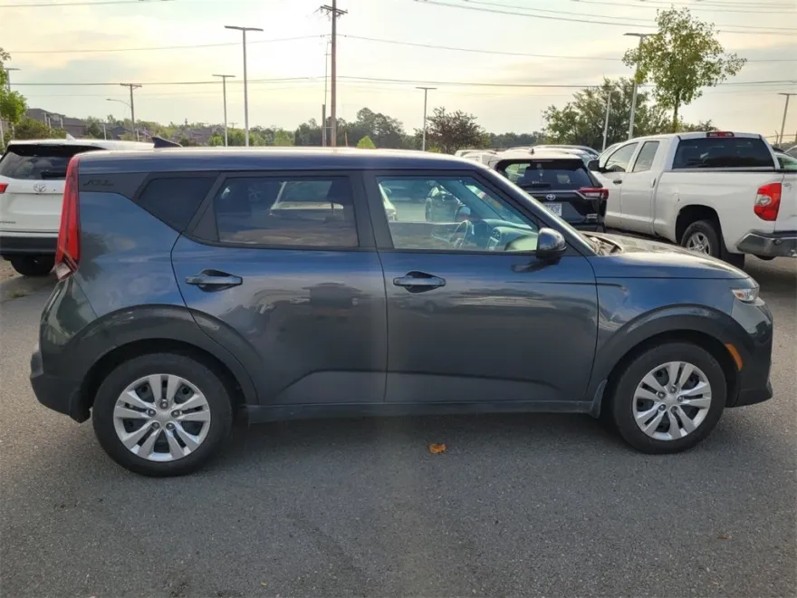 2021 Kia Soul LX photo 1