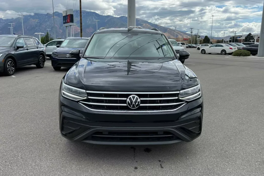 2023 Volkswagen Tiguan S photo 1