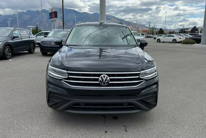 2023 Volkswagen Tiguan S photo 1