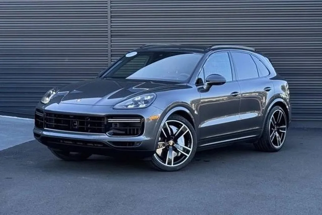 2023 Porsche Cayenne Turbo photo 1