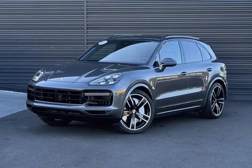 2023 Porsche Cayenne Turbo photo 1
