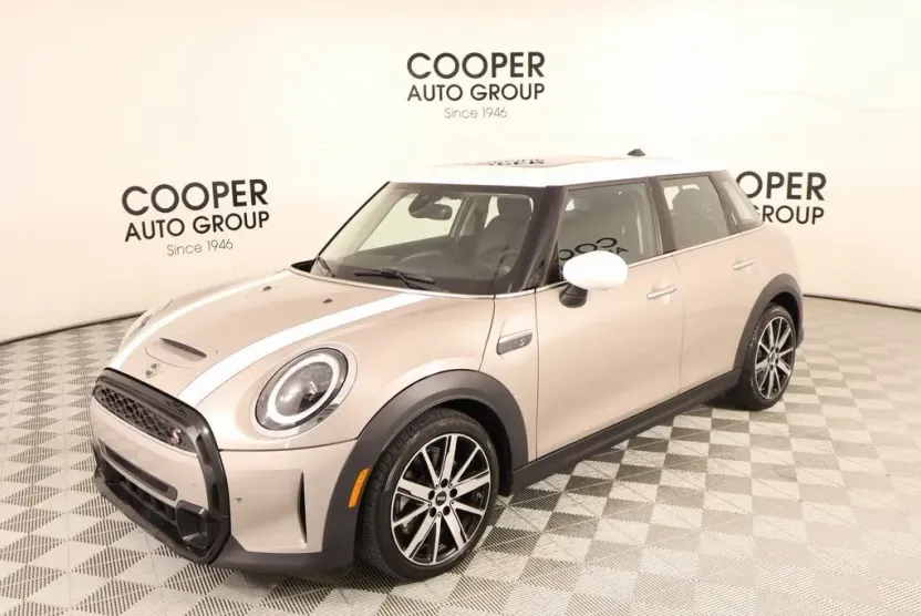2023 Mini Cooper 4 Door Hardtop S photo 1