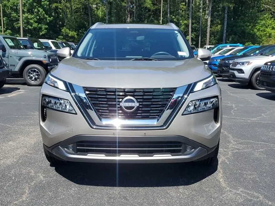 2022 Nissan Rogue SL photo 1