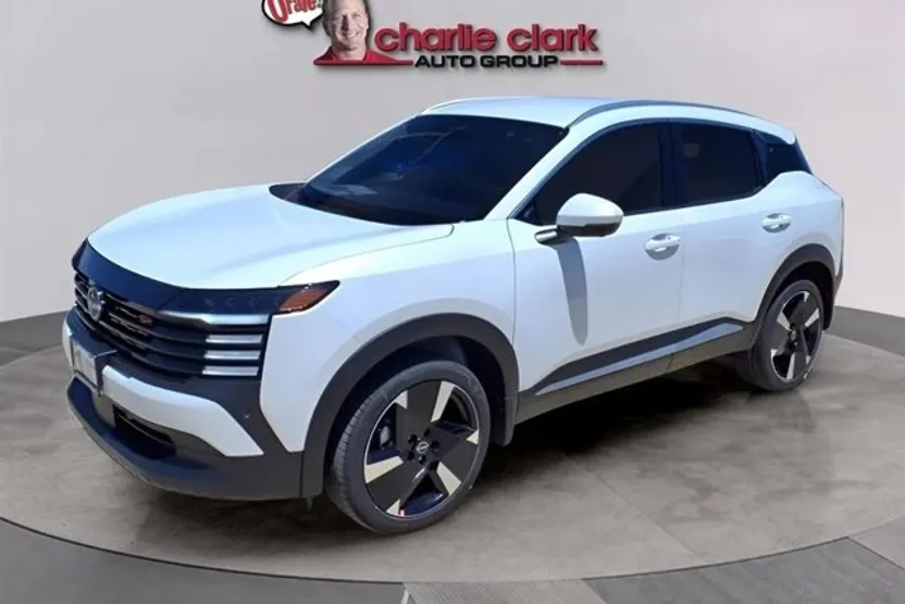 2025 Nissan Kicks SR photo 1