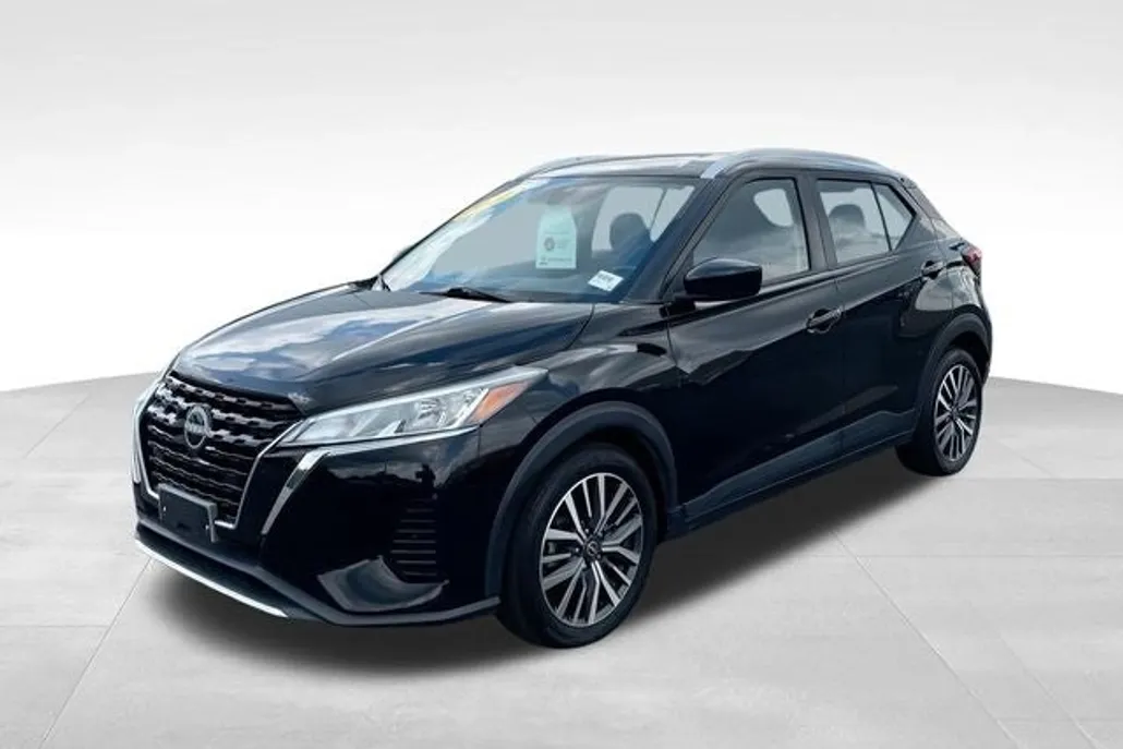 2022 Nissan Kicks SV photo 1