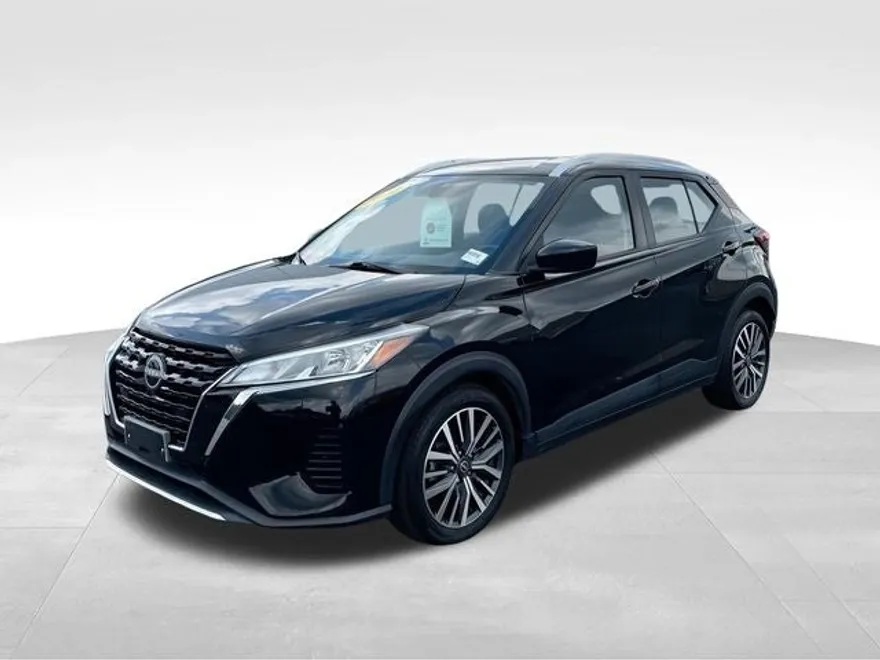 2022 Nissan Kicks SV photo 1