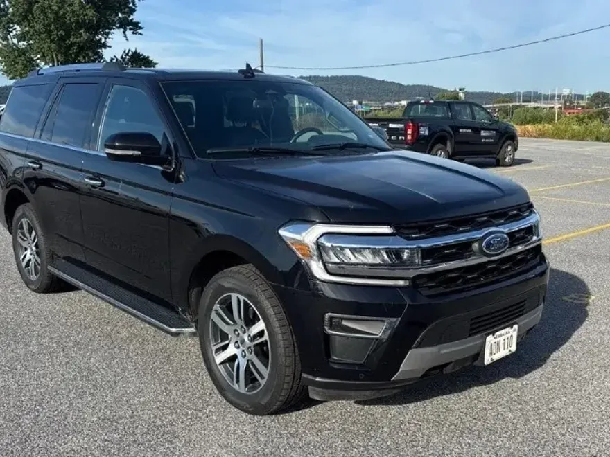 2023 Ford Expedition Limited photo 1
