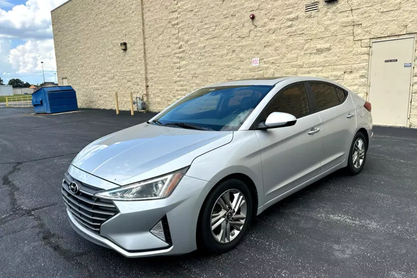 2019 Hyundai Elantra Limited photo 1