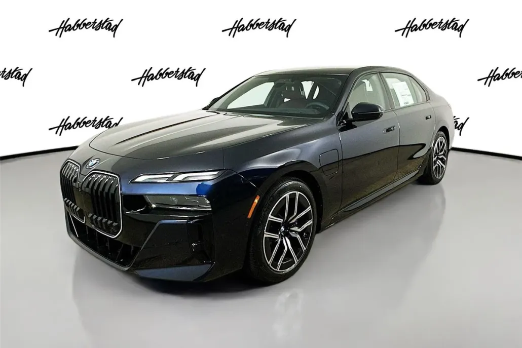 2026 Bmw 750e photo 1