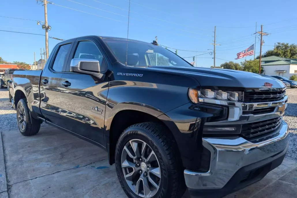 2020 Chevrolet Silverado 1500 LT photo 1