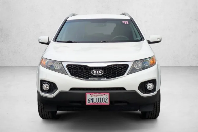 2011 Kia Sorento LX photo 1
