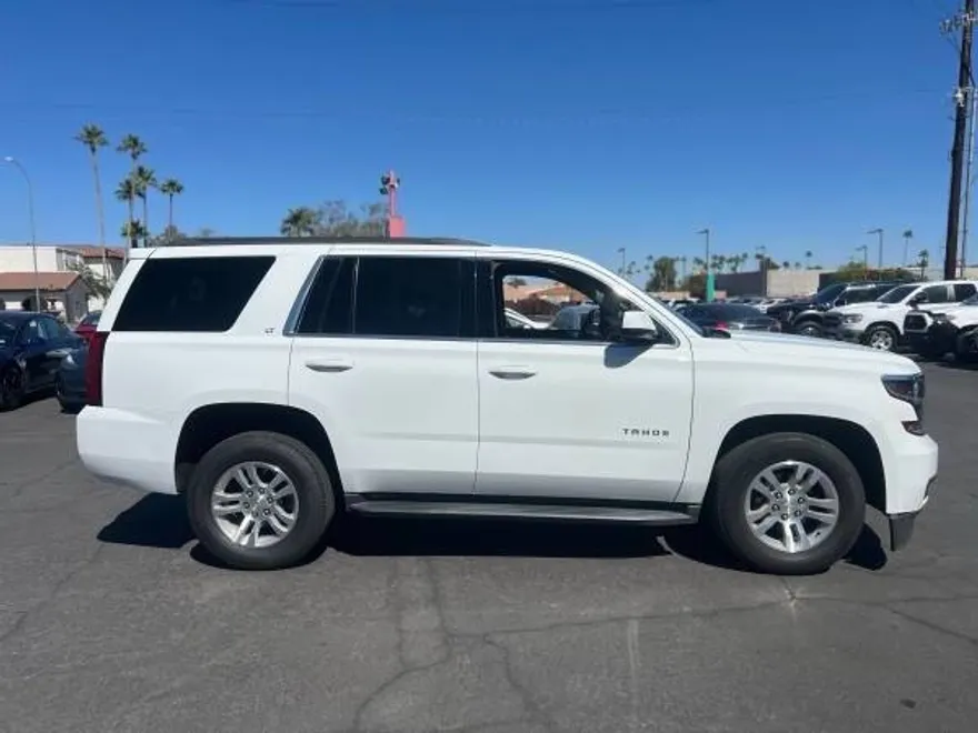2019 Chevrolet Tahoe LT photo 1