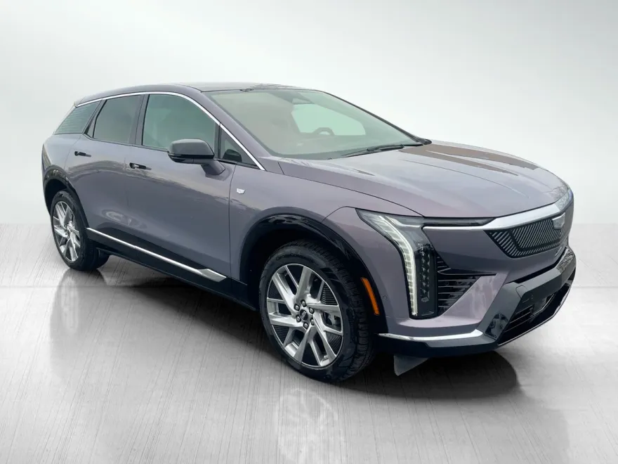 2025 Cadillac Optiq Luxury photo 1
