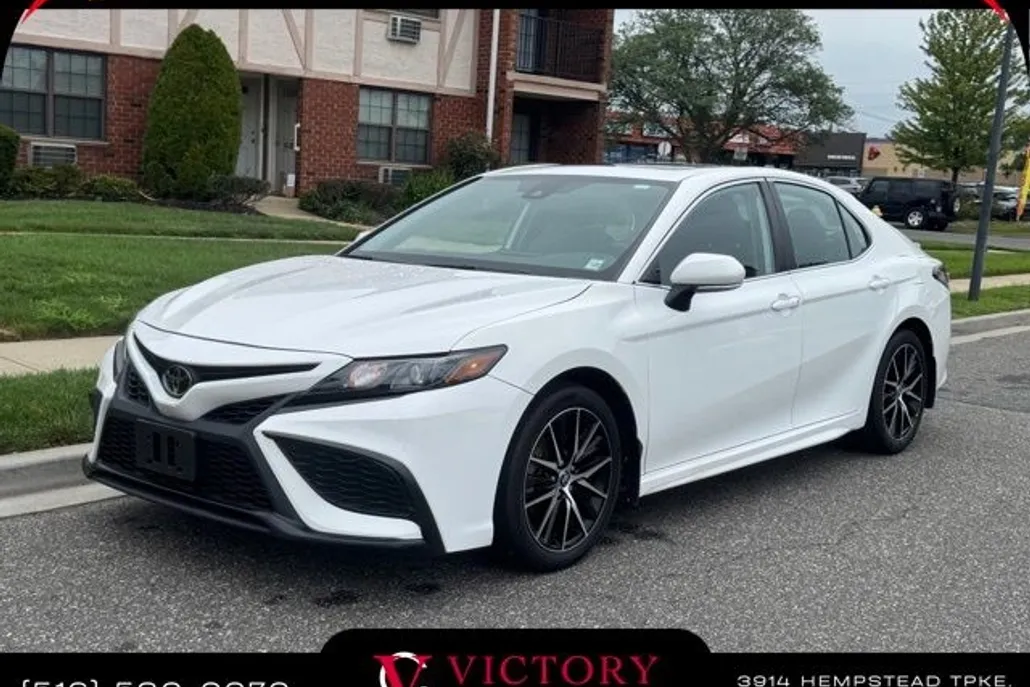 2023 Toyota Camry SE photo 1