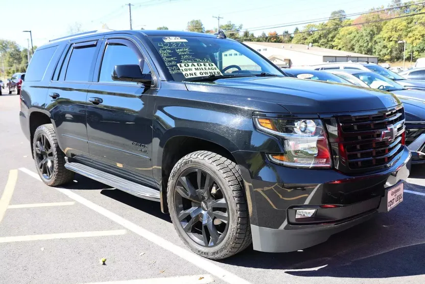 2019 Chevrolet Tahoe Premier photo 1
