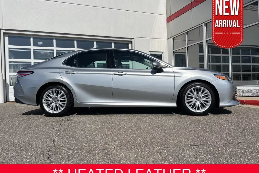 2018 Toyota Camry Hybrid XLE photo 1