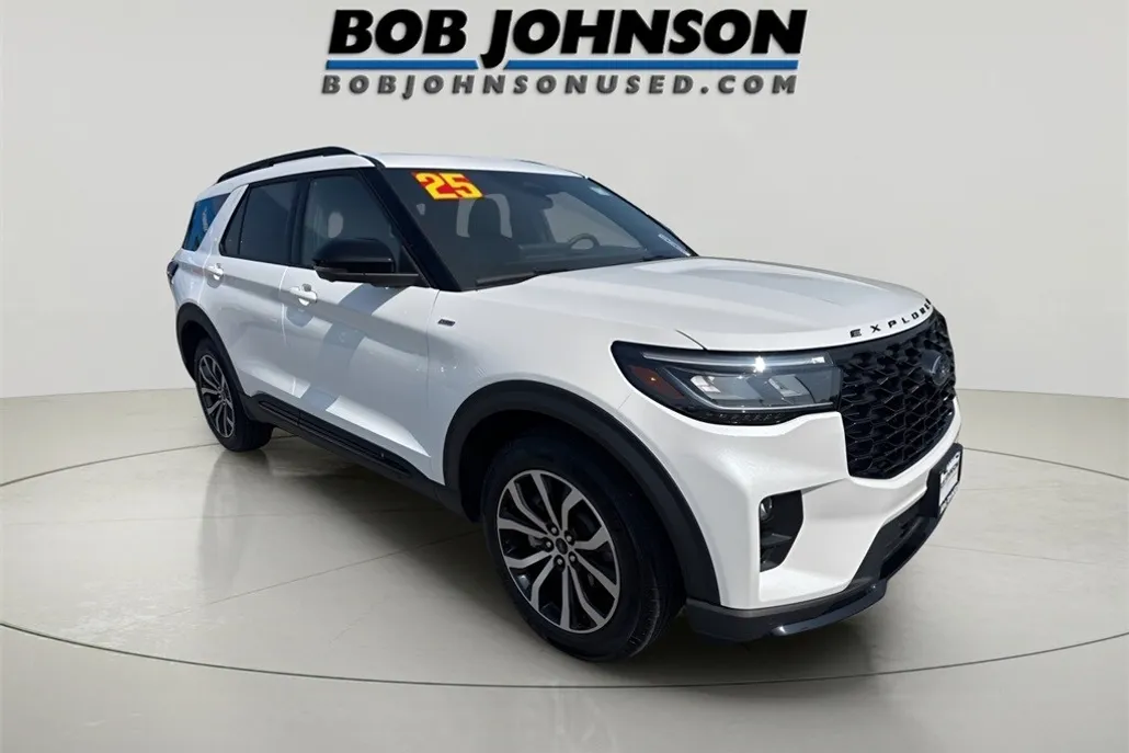 2025 Ford Explorer ST-Line photo 1