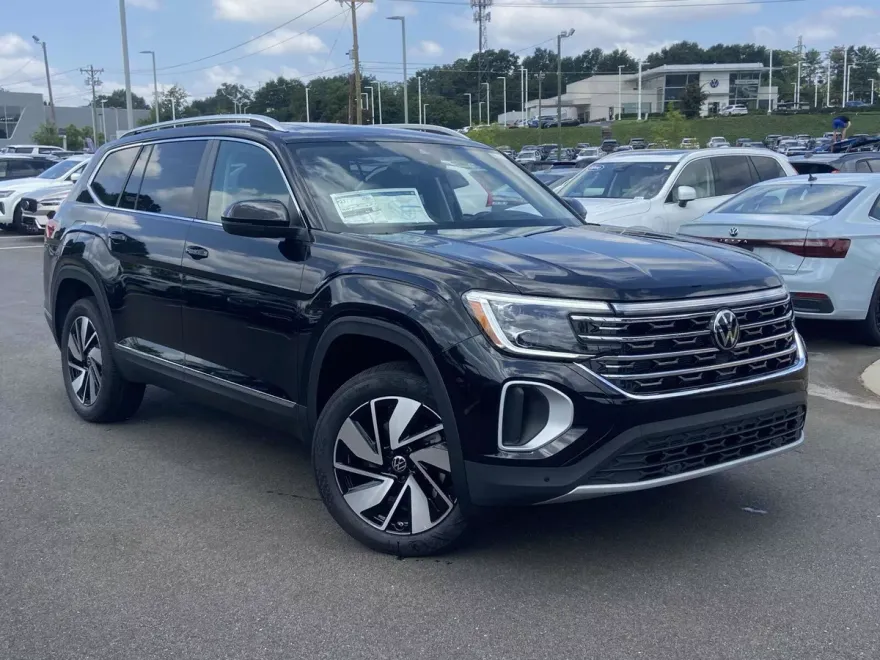 2026 Volkswagen Atlas SEL photo 1