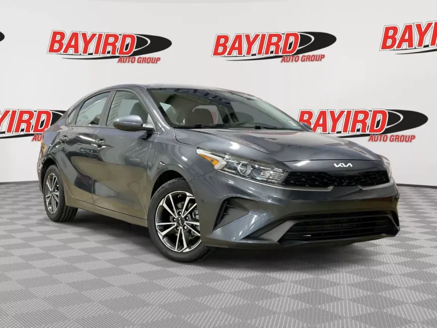 2022 Kia Forte LXS photo 1