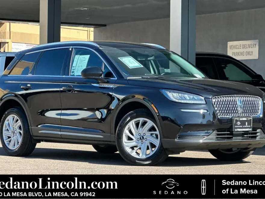 2021 Lincoln Corsair Standard photo 1