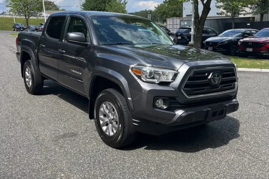 2018 Toyota Tacoma Double Cab SR5 photo 1