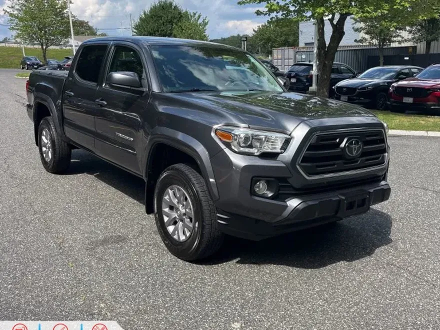 2018 Toyota Tacoma Double Cab SR5 photo 1