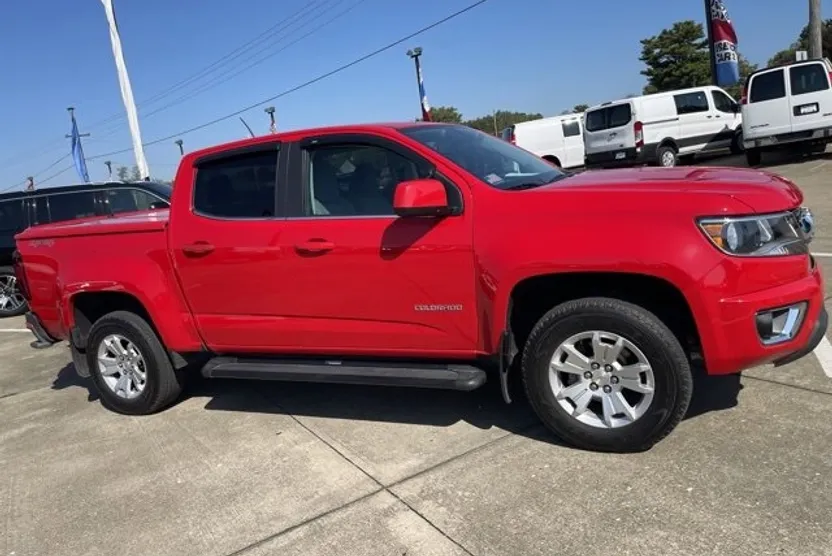 2018 Chevrolet Colorado LT photo 1