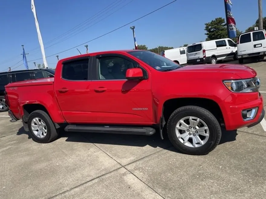 2018 Chevrolet Colorado LT photo 1
