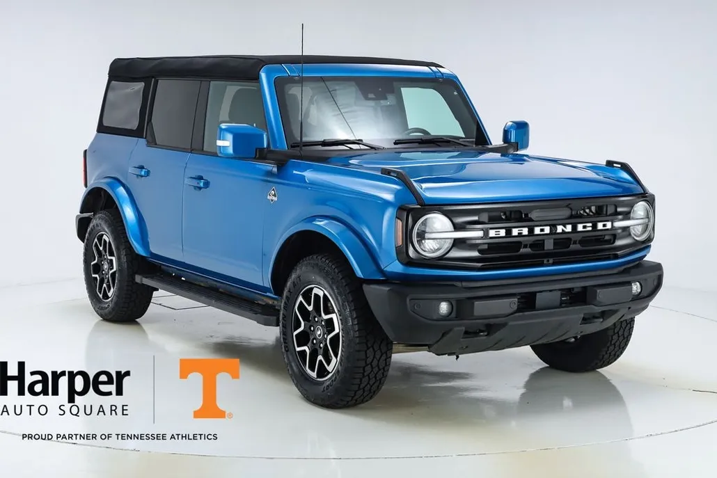 2023 Ford Bronco Outer Banks photo 1