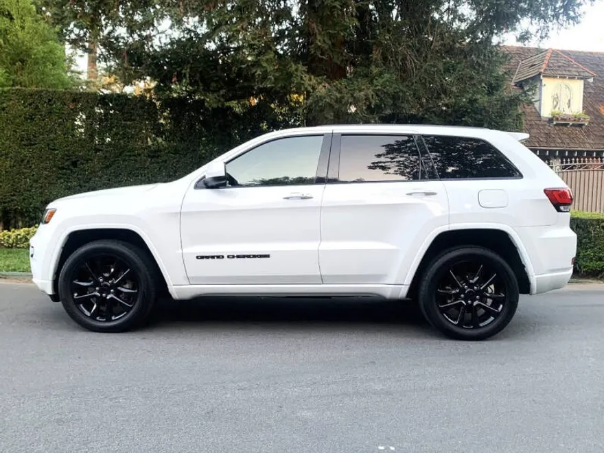 2021 Jeep Grand Cherokee Laredo X photo 1