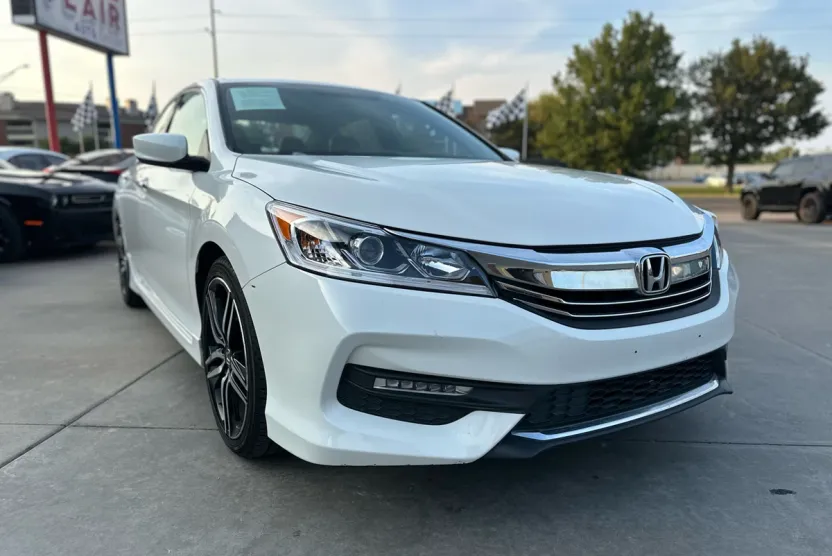 2017 Honda Accord Sport SE photo 1