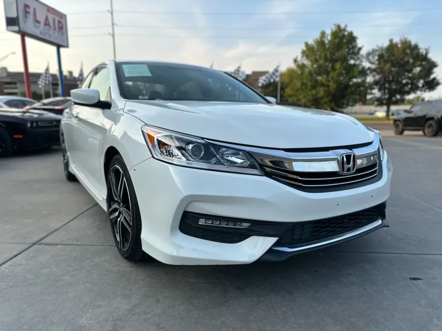 2017 Honda Accord Sport SE photo 1