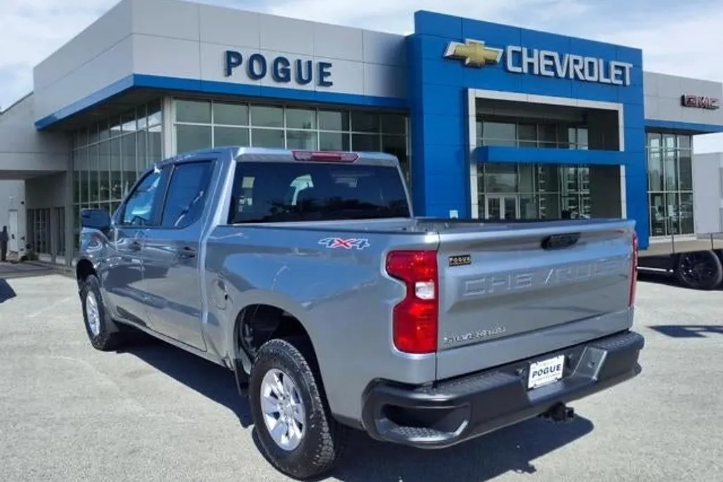 2025 Chevrolet Silverado 1500 photo 1
