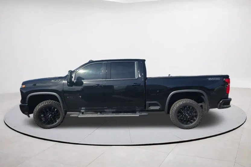 2025 Chevrolet Silverado 3500HD LTZ photo 1