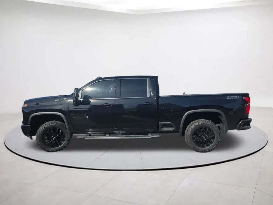 2025 Chevrolet Silverado 3500HD LTZ photo 1