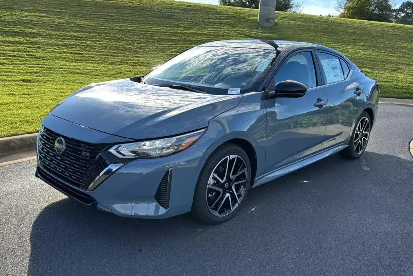 2025 Nissan Sentra SR photo 1
