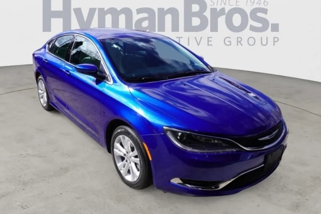 2016 Chrysler 200 Limited photo 1