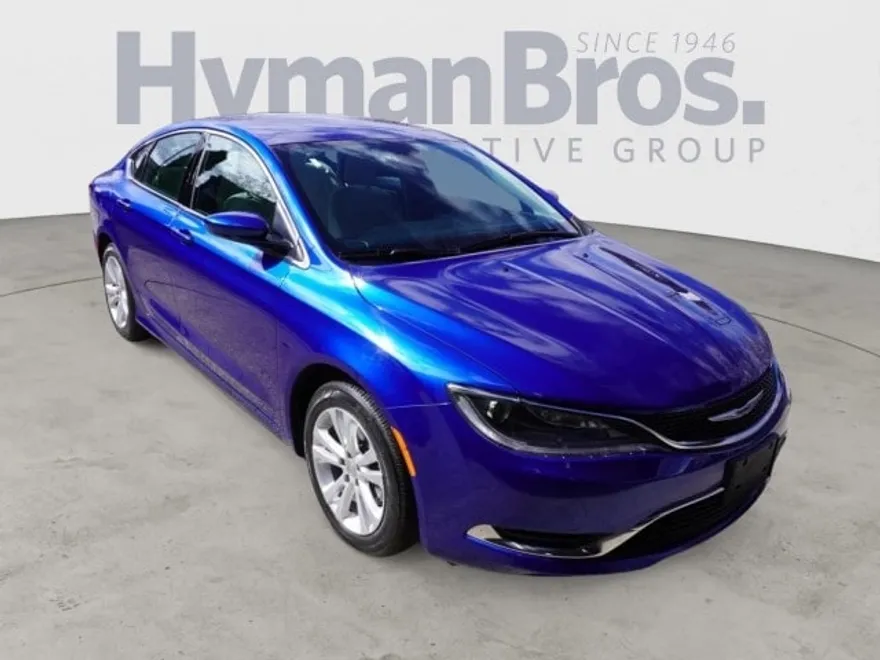 2016 Chrysler 200 Limited photo 1