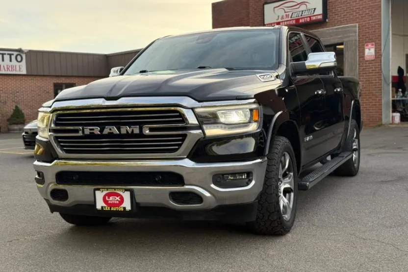 2019 Ram 1500 Laramie photo 1
