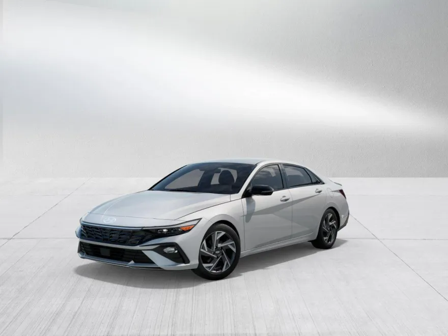 2025 Hyundai Elantra SEL Sport photo 1