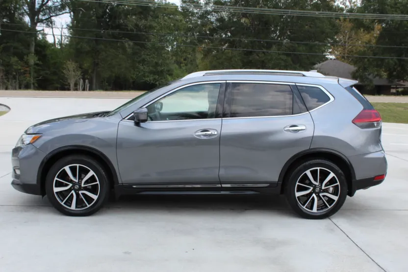 2020 Nissan Rogue SL photo 1
